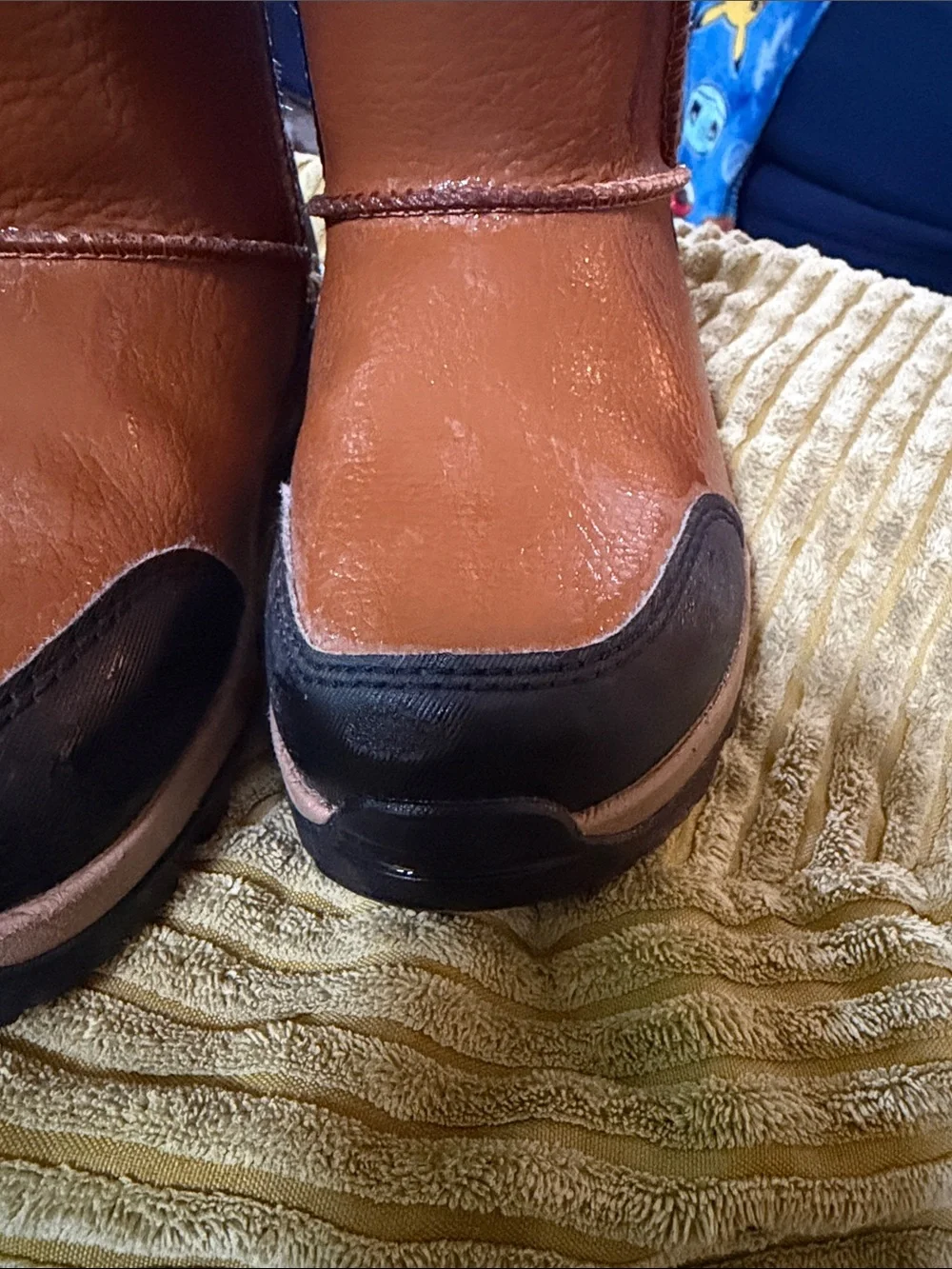 UGG upper chestnut